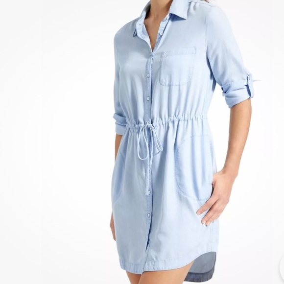 Athleta Stellar Shirt Dress Light Blue Indigo Chambray Size M Button Up 594664 - Picture 1 of 9
